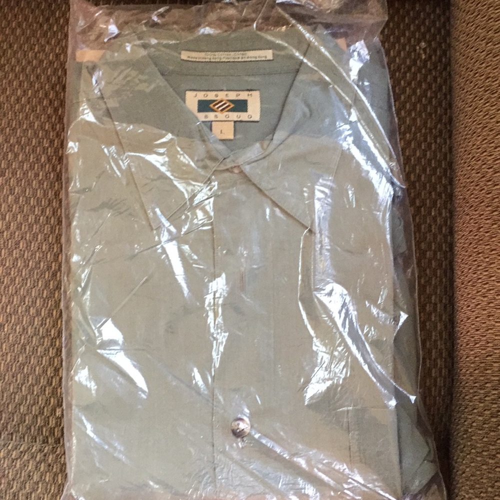 Men’s Olive  green shirt. Size L